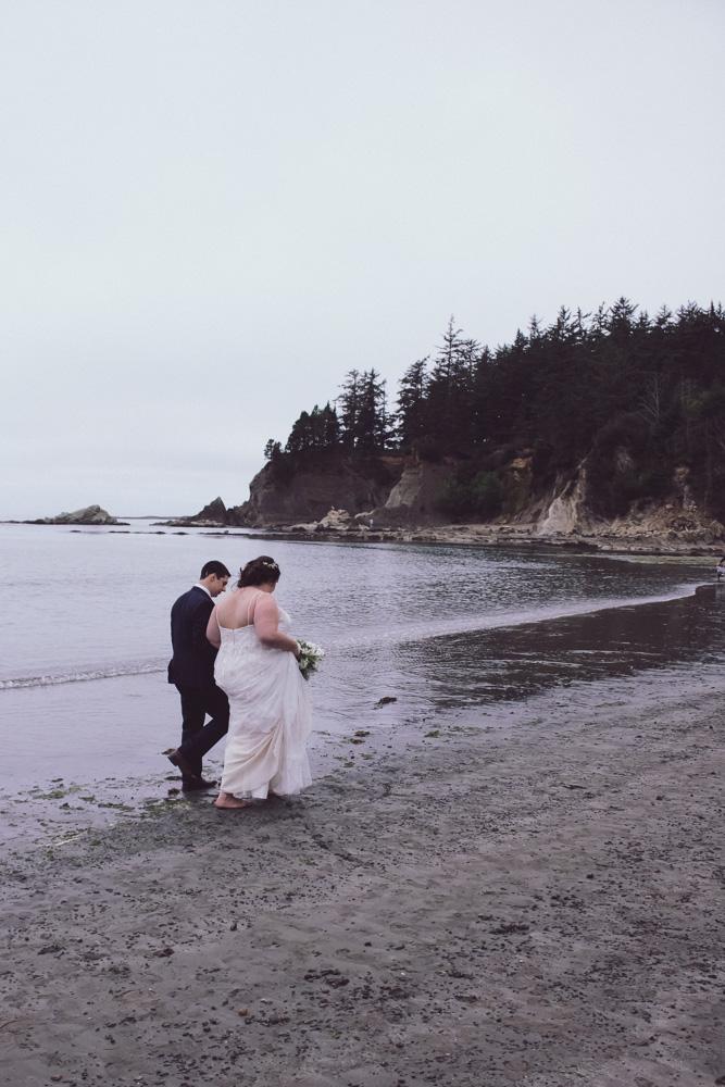 Danielle & Ryan's Wedding - Oregon Coast